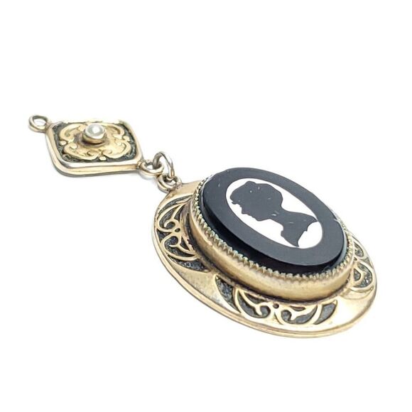 Cameo Pendant White Black Silohuette Gold Tone Filigree Framed Bezel Set - Picture 3 of 4